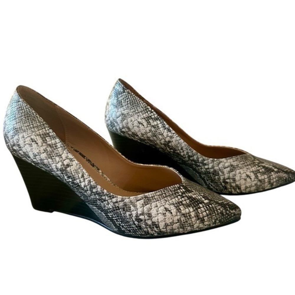 14th & Union Snakeskin Wedges Size 6